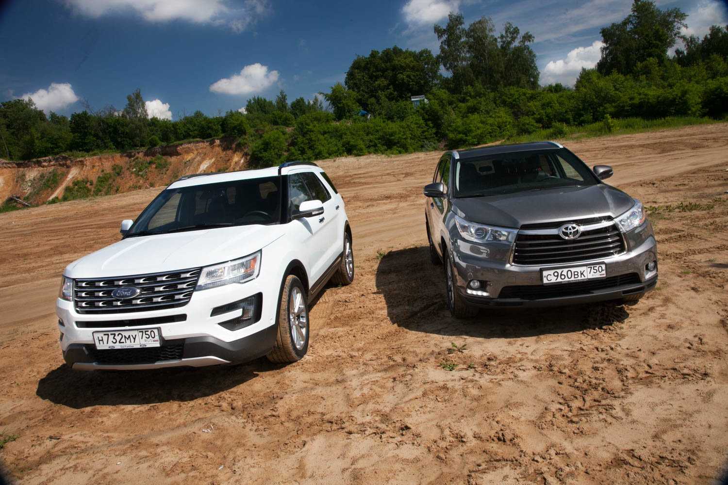 Ford explorer compared to toyota highlander