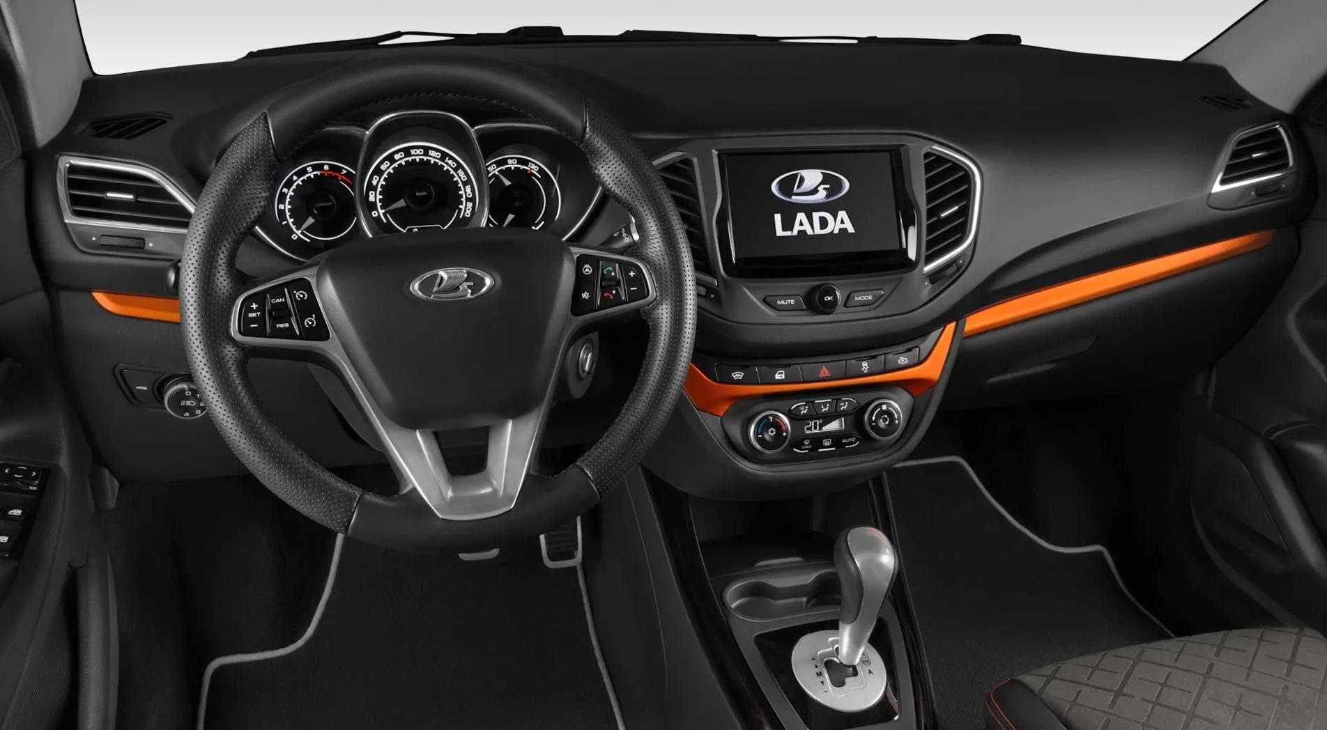 Lada Vesta SW Cross салон