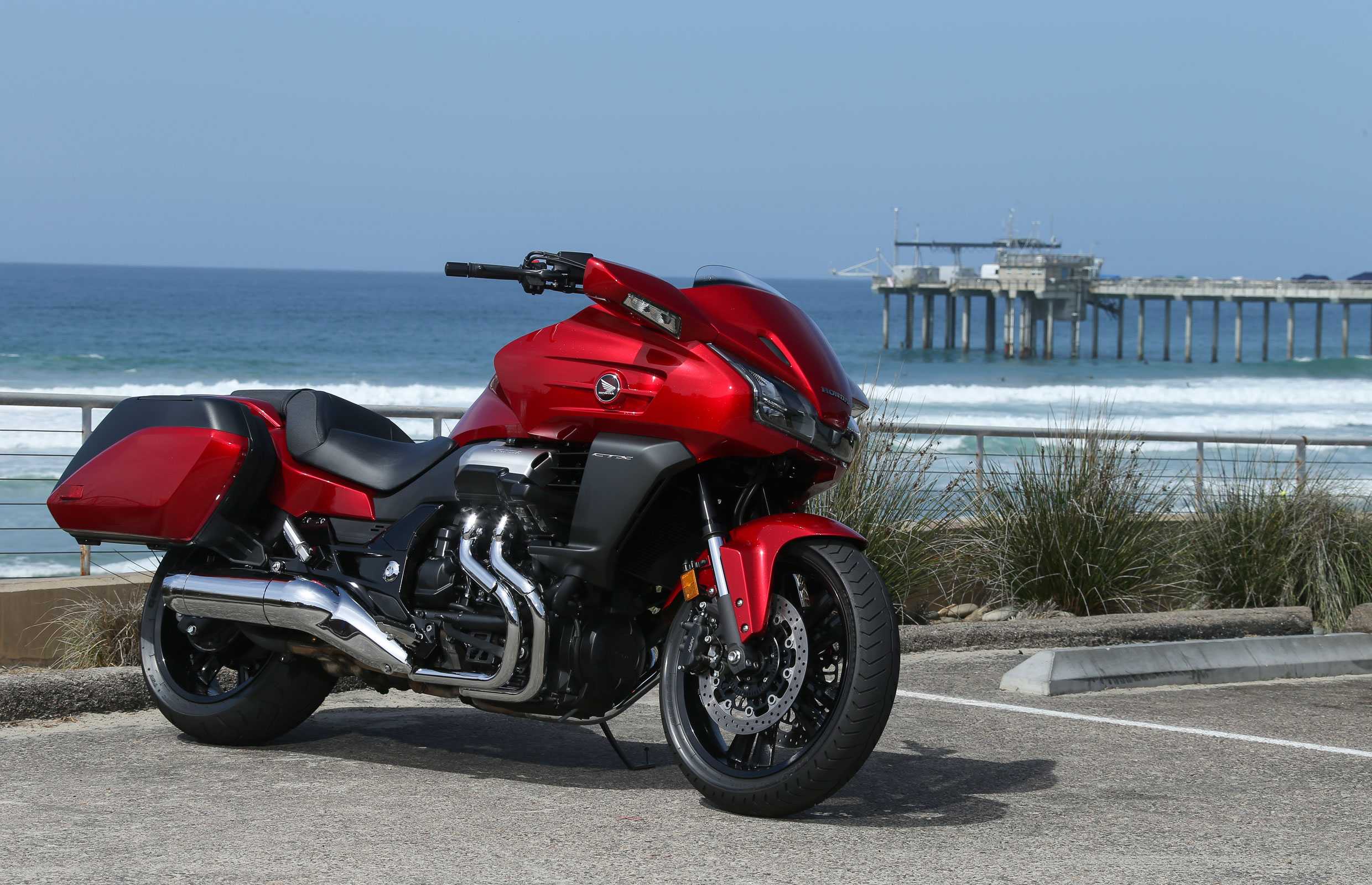 Мотоцикл хонда стх 1300 - прекрасный выбор для любителей туризма