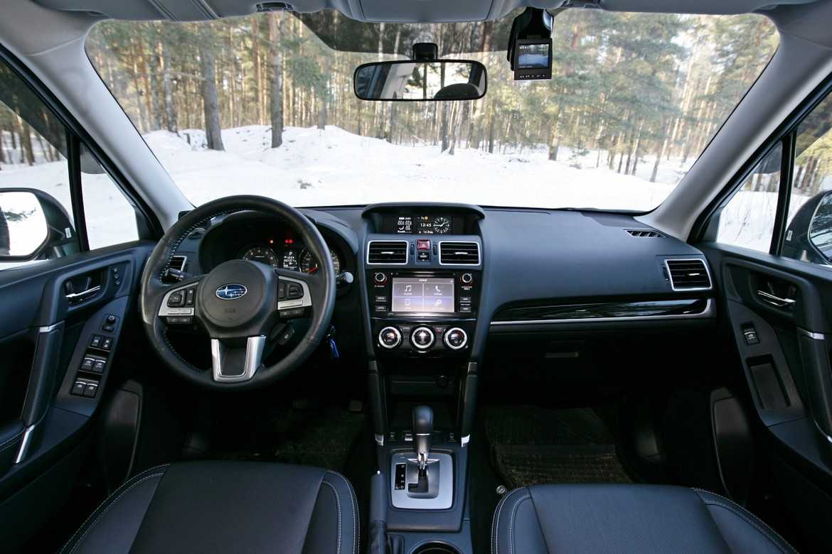 Subaru outback 2.5i (2014) vs volvo xc70 (2015): в чем разница?
