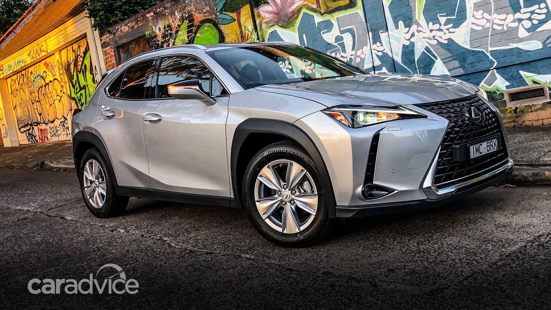 Lexus ux 2019 новая модель компактного кроссовера, фото, характеристики, комплектации, отзывы, тест драйв