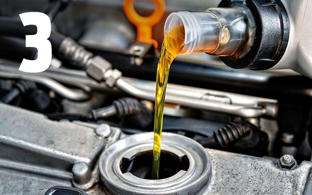 Двигатель ест масло — топ 5 причин, что делать