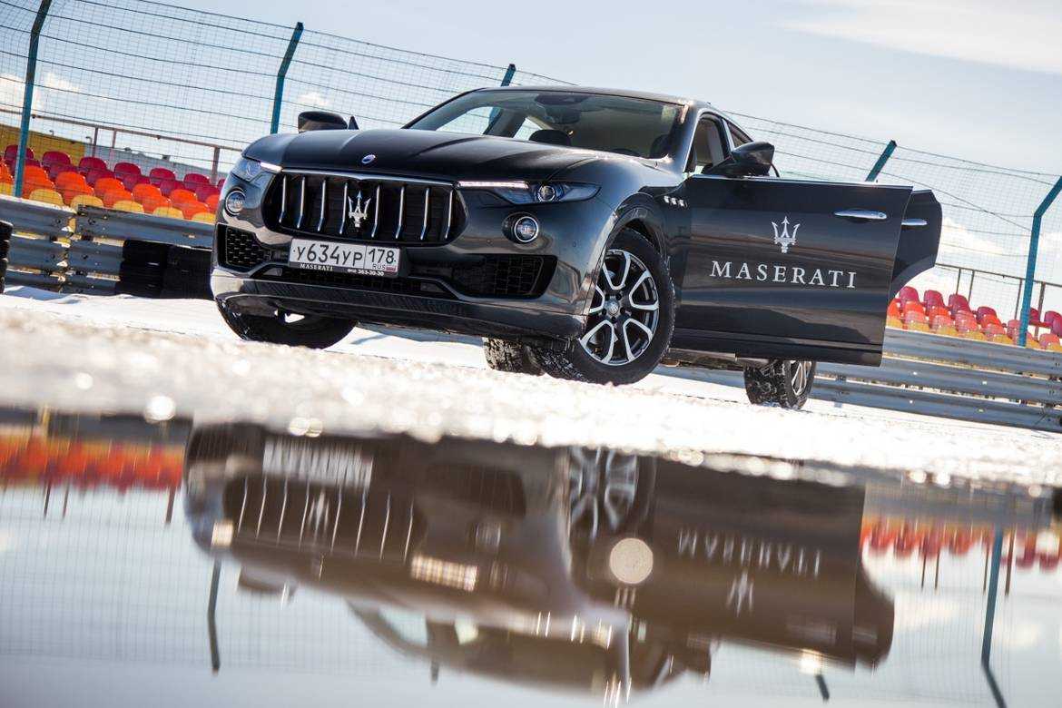 Maserati levante vs range rover velar