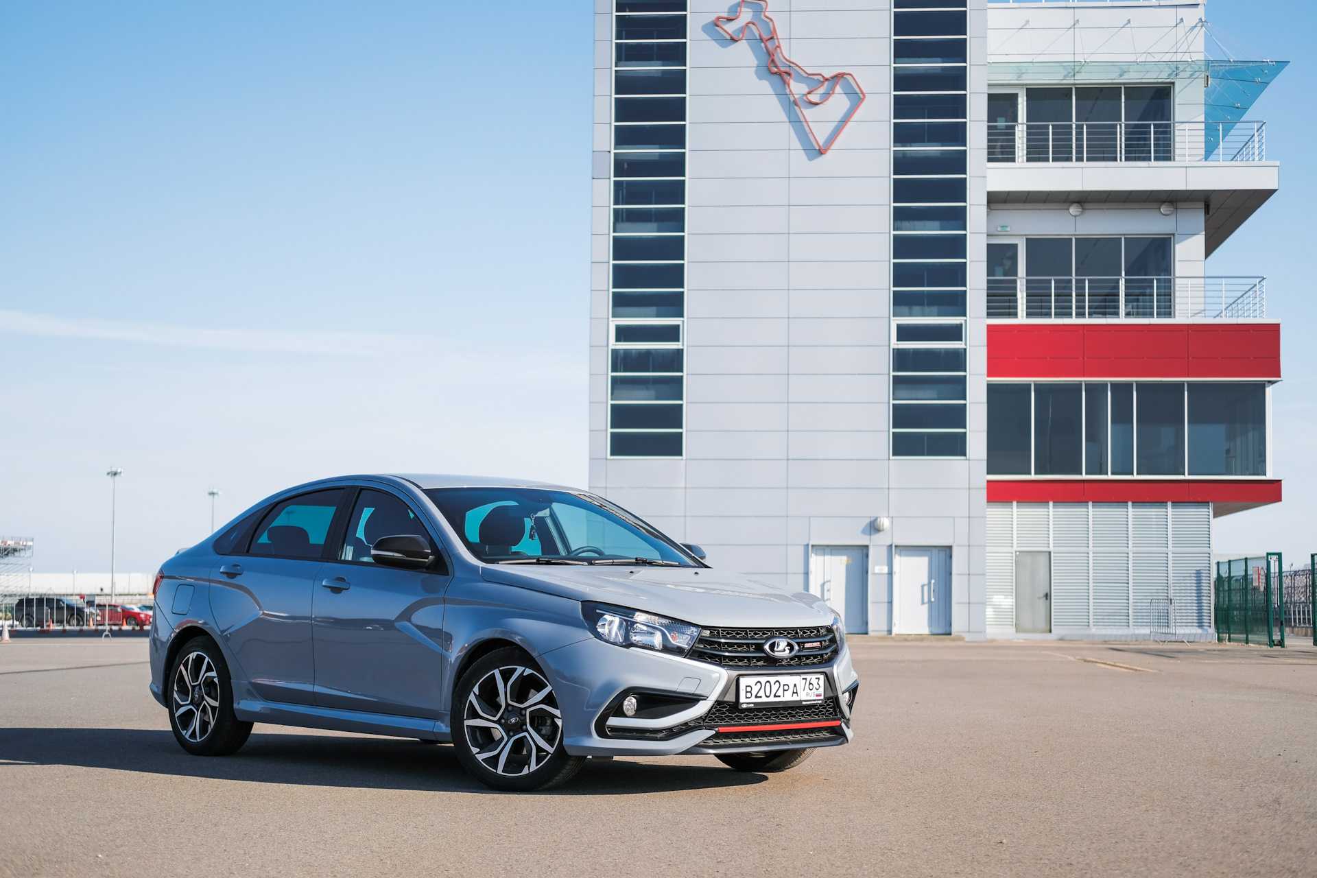 Спорткар на минималках: первый тест lada vesta sport