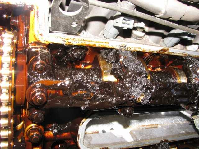 Почему двигатель ест масло и как избежать его перерасхода