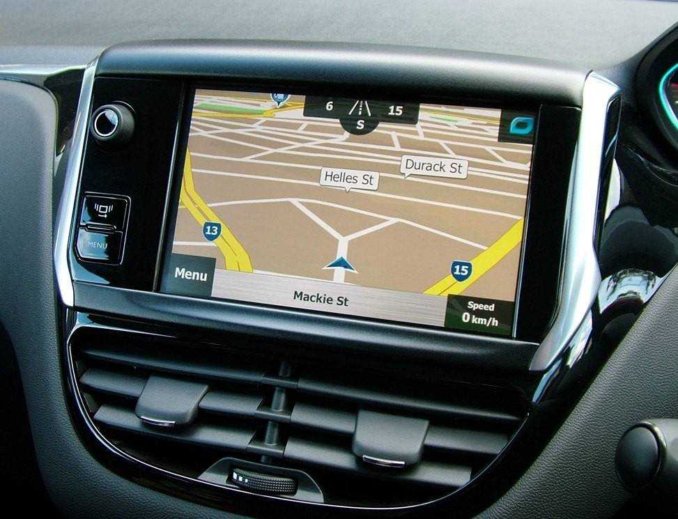 Установить навигатор на телефоне для автомобиля. Новый навигатор. Navitel CARPLAY. Интерфейс навигатор андроид авто новый. Навигатор для мотоцикла CARPLAY.