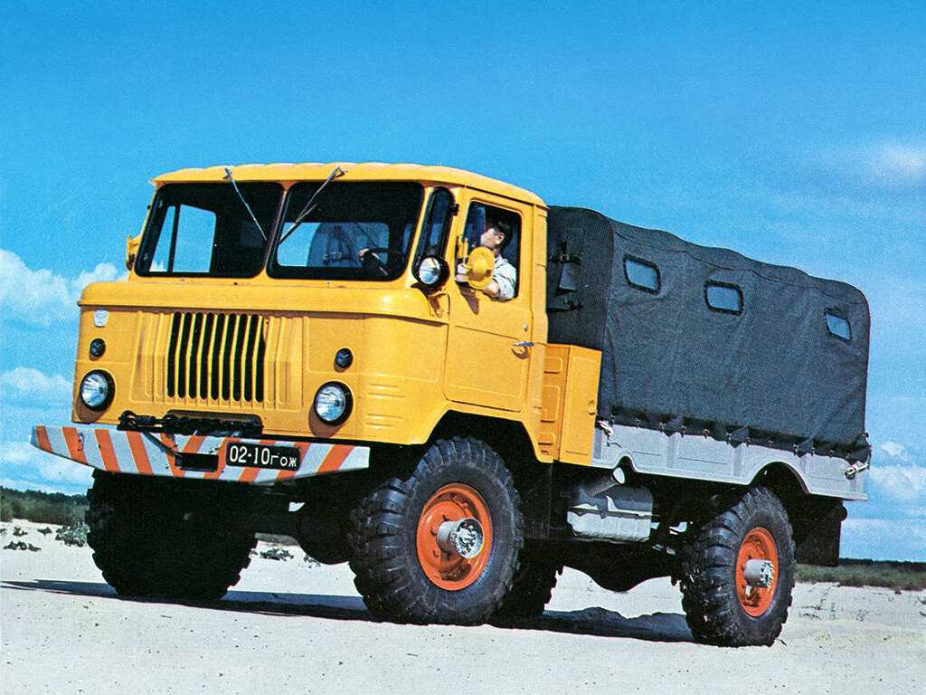 Старые грузовики россии. Шишига ГАЗ 66. ГАЗ-66 грузовой. ГАЗ 66 С грузом. ГАЗ 66 Шишига тягач.
