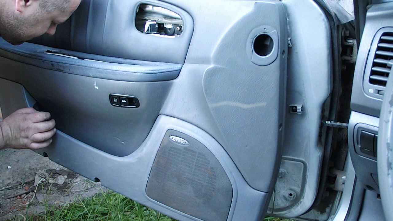 Как снять обшивку закрытой двери. Kia Sorento 2006 водительская дверь. Cerato 2005 задние двери. Дверь водителя Киа Маджентис. Передней двери на Старекс. 2008.