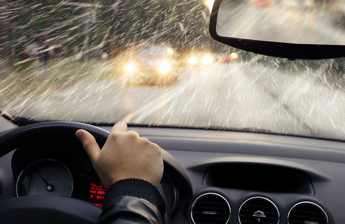 Как ездить на автомобиле в дождливую погоду