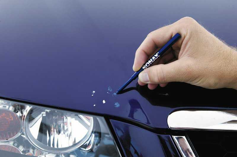 Как закрасить места с отслоившейся краской на кузове автомобиля
